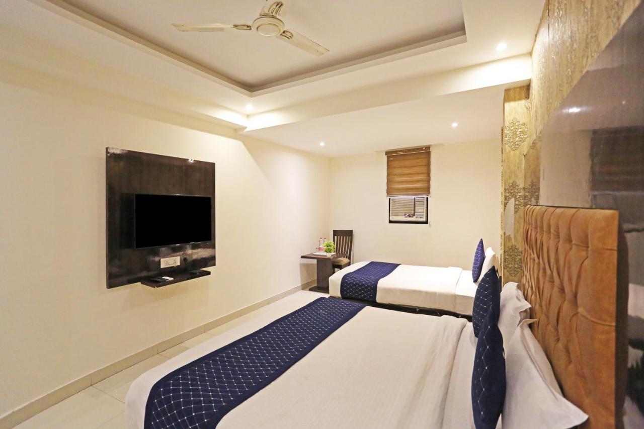 Hotel Iconic Near Delhi Igi International Airport Nova Deli Exterior foto