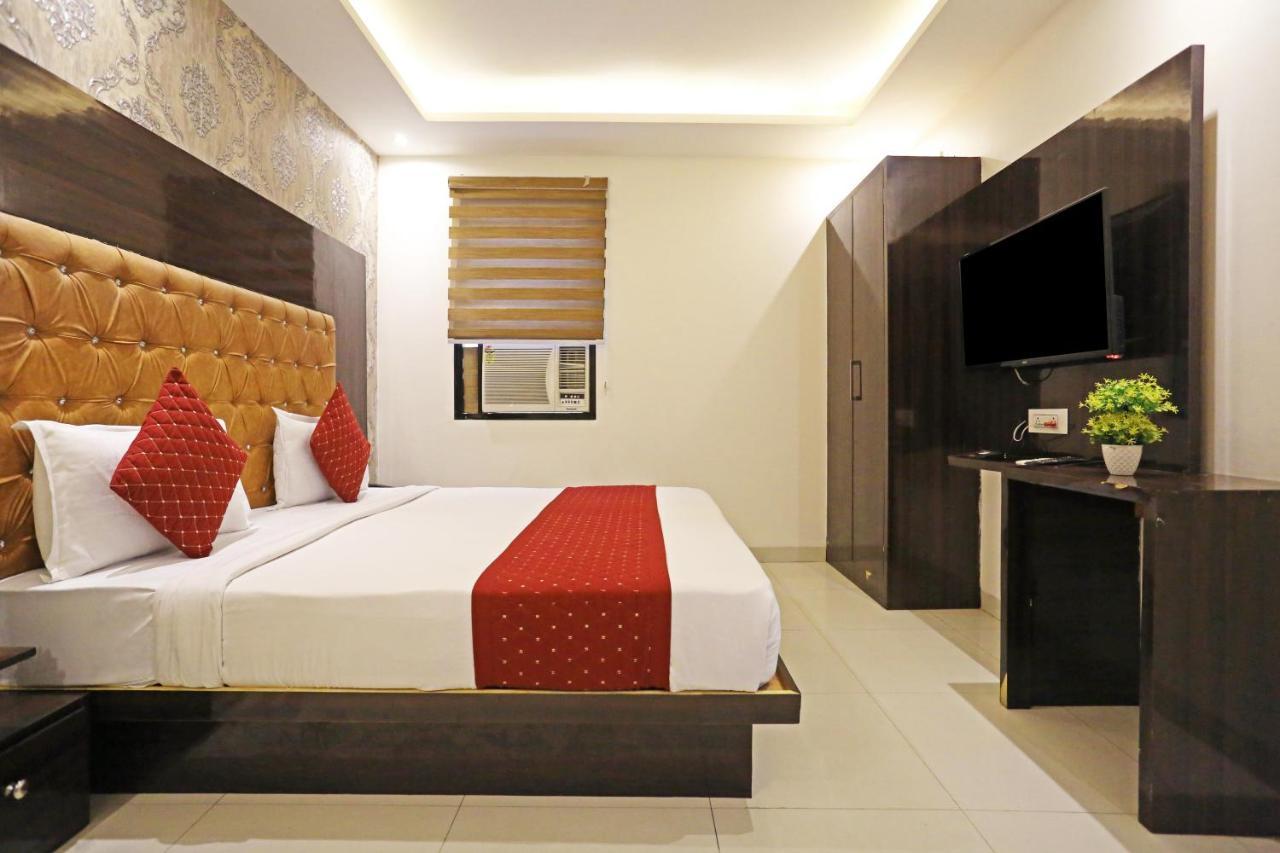 Hotel Iconic Near Delhi Igi International Airport Nova Deli Exterior foto