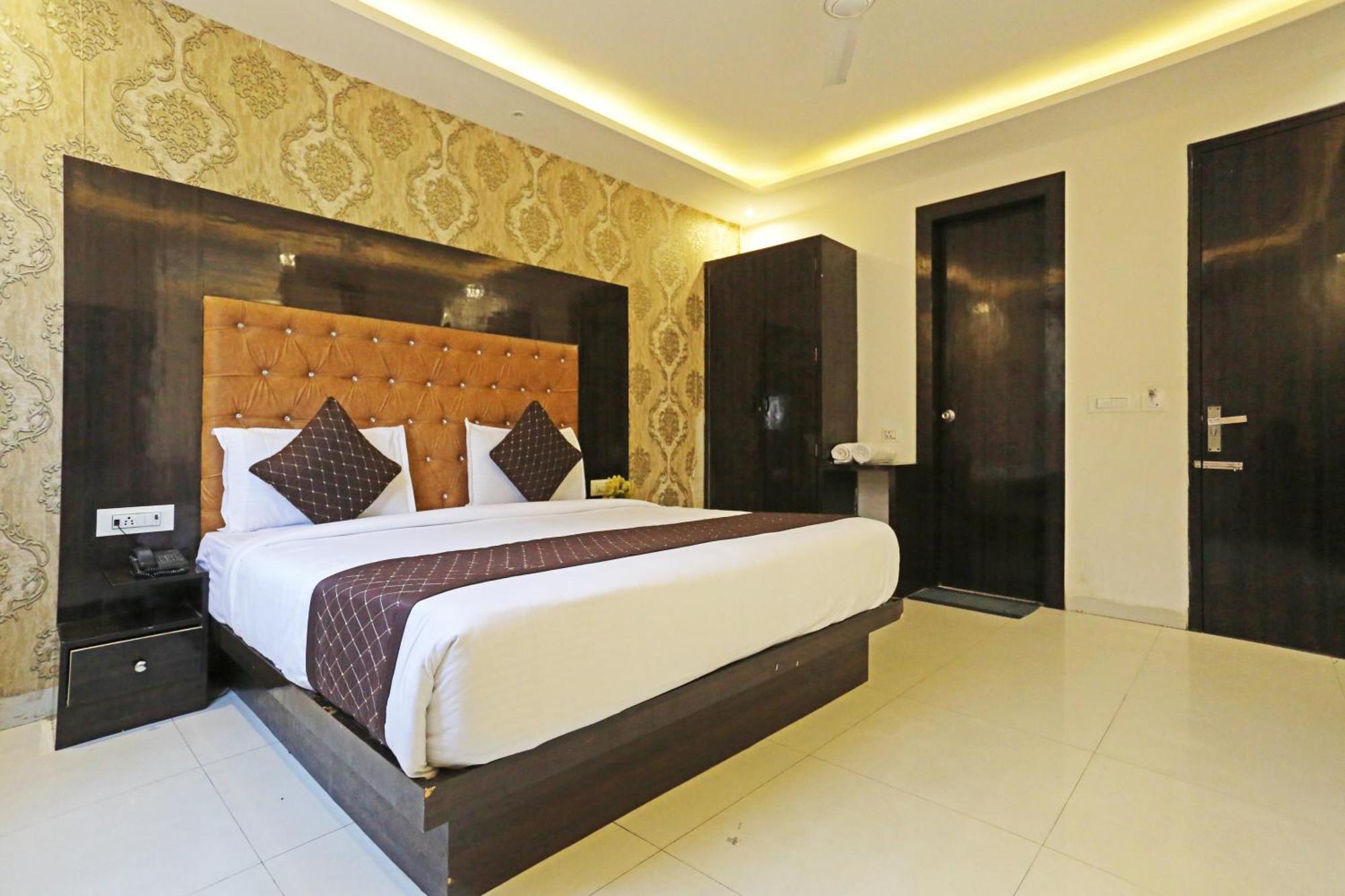 Hotel Iconic Near Delhi Igi International Airport Nova Deli Exterior foto